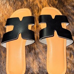 Black and Tan Women's Slide Sandals